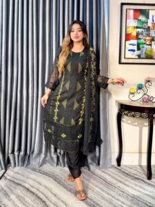 Noor-E-Pure Black / Embroidered 4pc Set (Unstitched / Stitched ) - Image 3