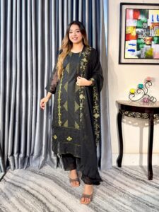 Noor-E-Pure Black / Embroidered 4pc Set (Unstitched / Stitched ) - Image 4
